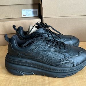 - Ugg Women’s CA1 Sneaker